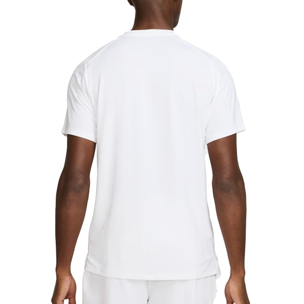 NikeCourt Men's Tennis Dri-FIT Advantage T-Shirt featuring sweat-wicking performance fabric, breathable comfort, athletic fit, and court-ready styling.