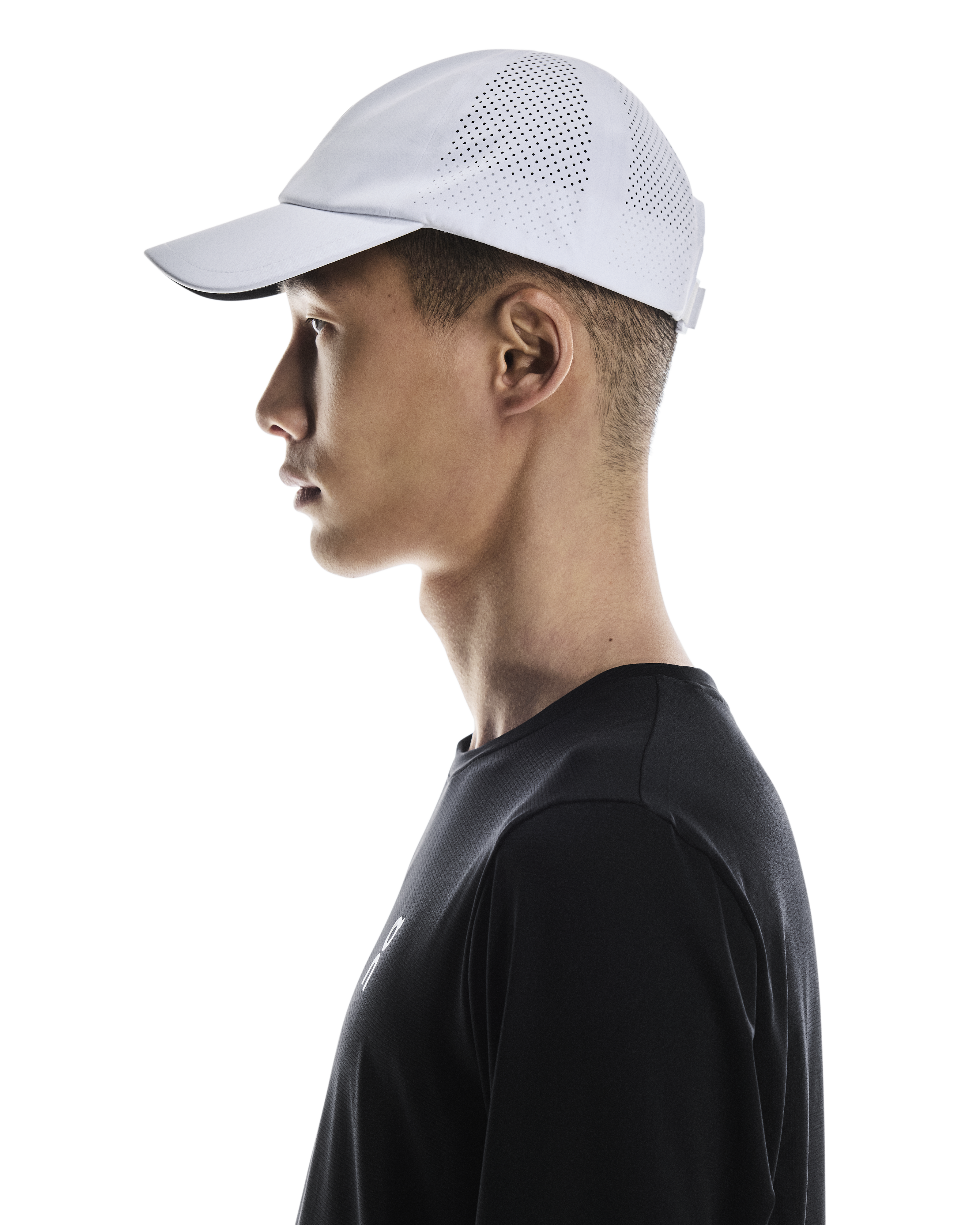 On Court Cap featuring lightweight construction, breathable performance fabric, adjustable fit, and a curved brim for sun protection.
