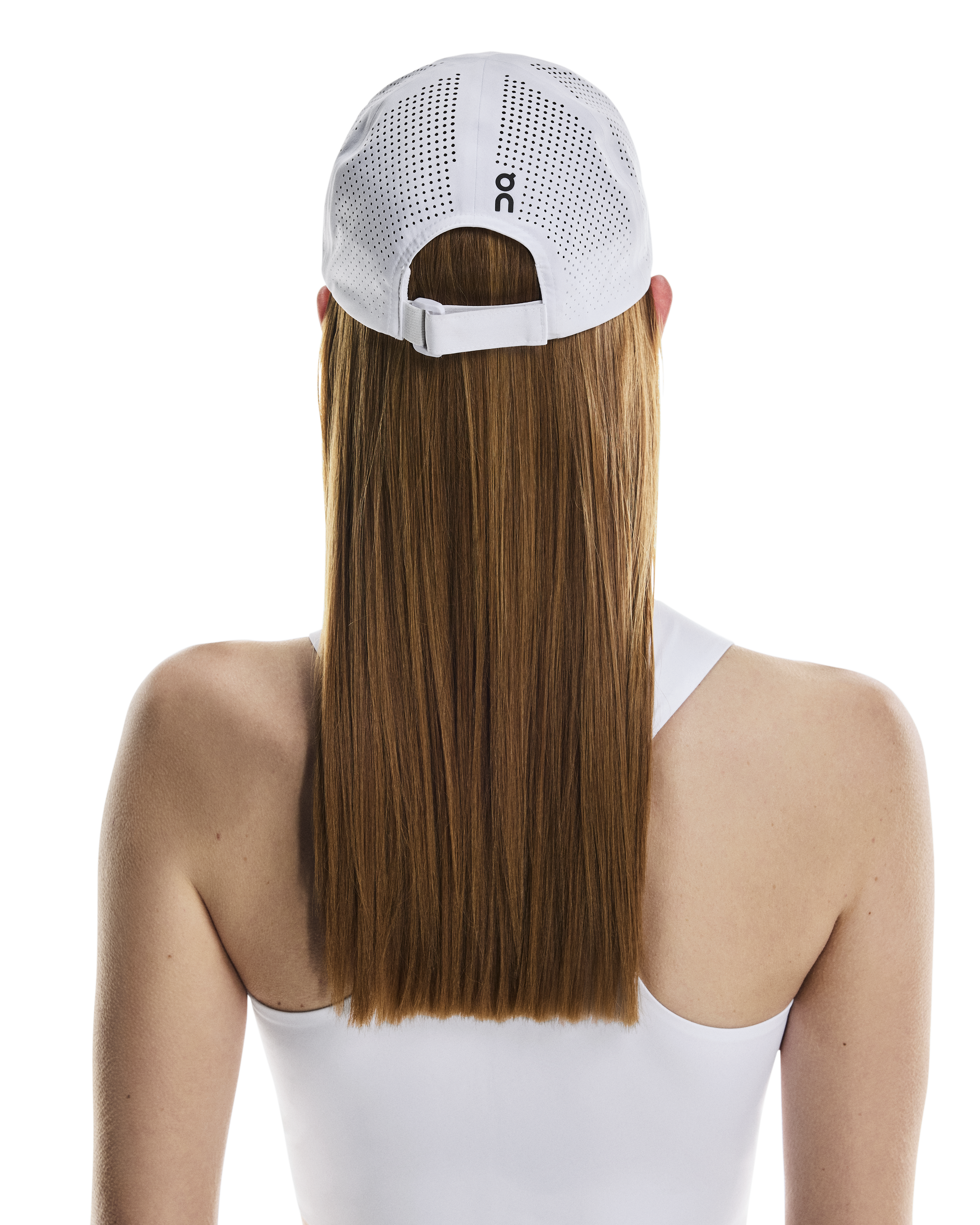 On Court Cap featuring lightweight construction, breathable performance fabric, adjustable fit, and a curved brim for sun protection.