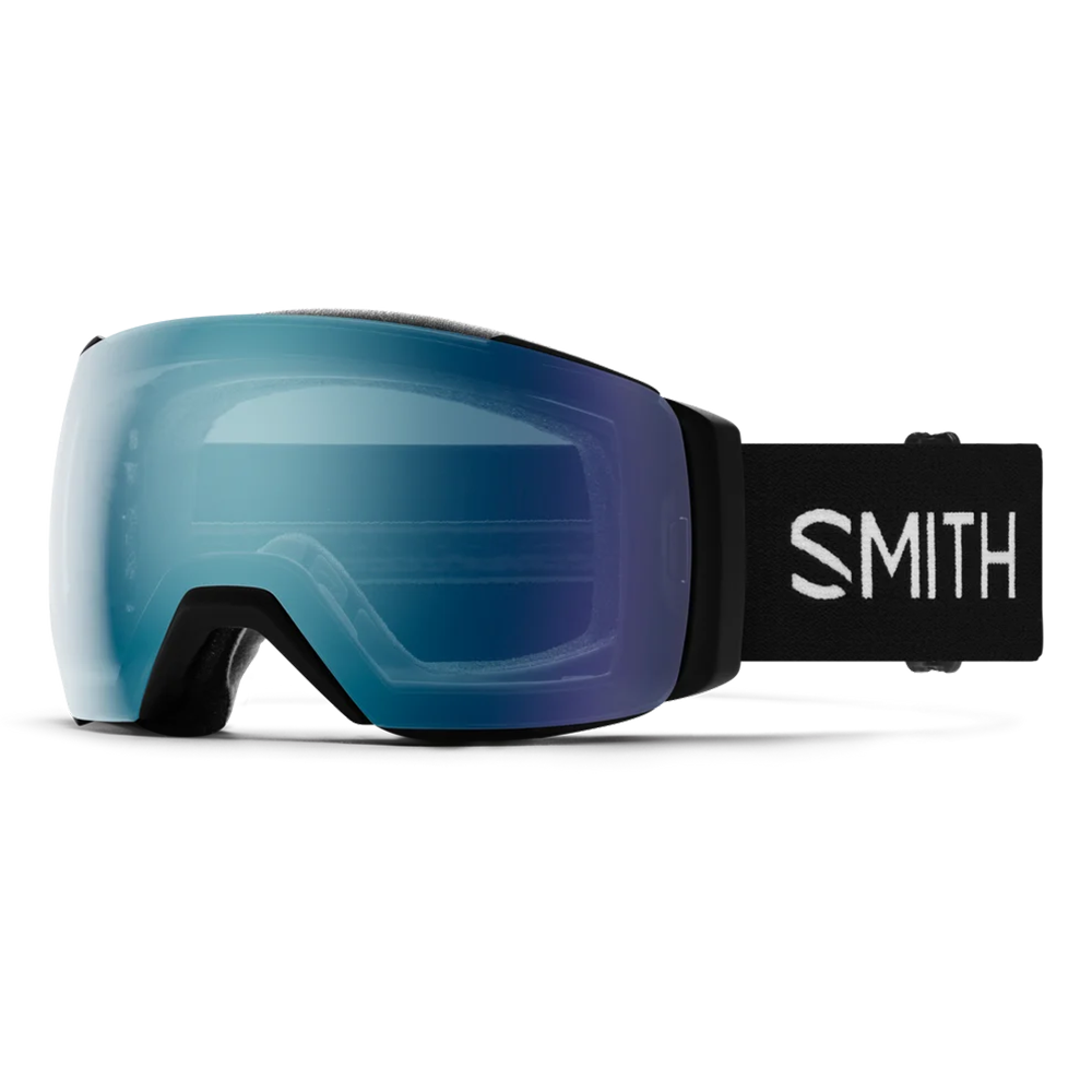 Front view of the Smith I/O MAG XL Goggles featuring an oversized OTG-compatible frame, spherical Carbonic-x ChromaPop lens, integrated magnetic MAG retention levers, triple-layer DriWix face foam, and a silicone-backed QuickFit strap.