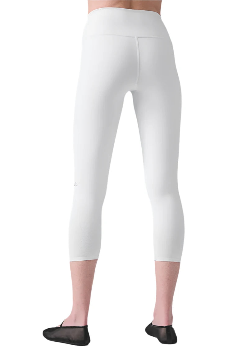 Alo High-Waist Airbrush Capri Leggings featuring sculpting Airbrush fabric, high-rise waistband, capri length, and moisture-wicking performance.