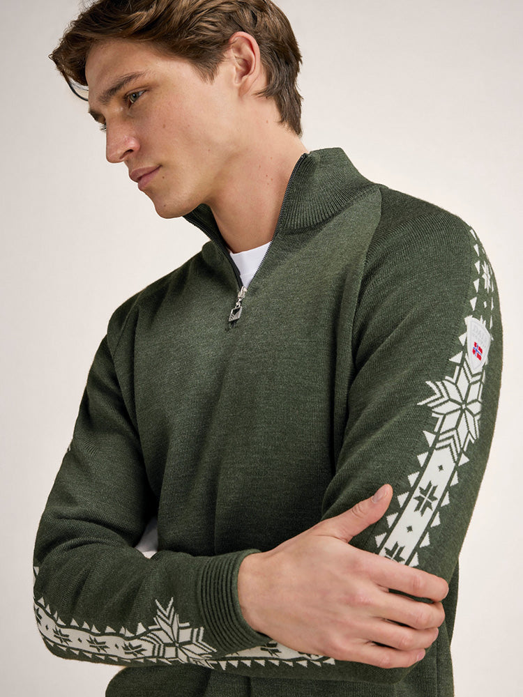 Dale of Norway Men's Geilo Sweater in Darkgreen Offwhite, a sporty Norwegian quarter-zip sweater made from 100% skin-soft merino wool.