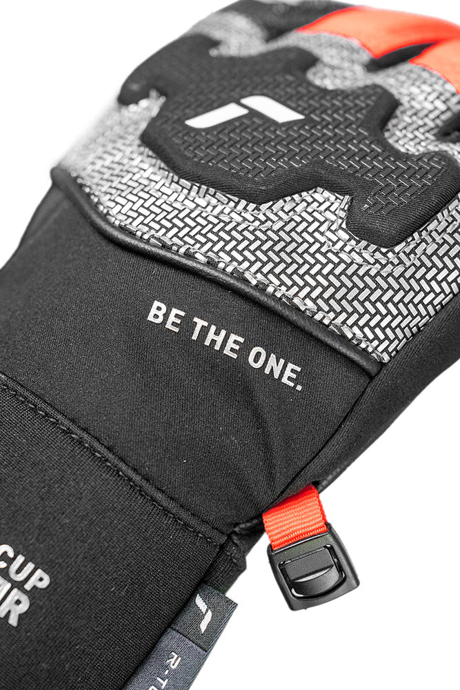 Reusch Worldcup Warrior R-TEX XT JR Race Glove with composite knuckle protection, finger padding and goatskin palm.