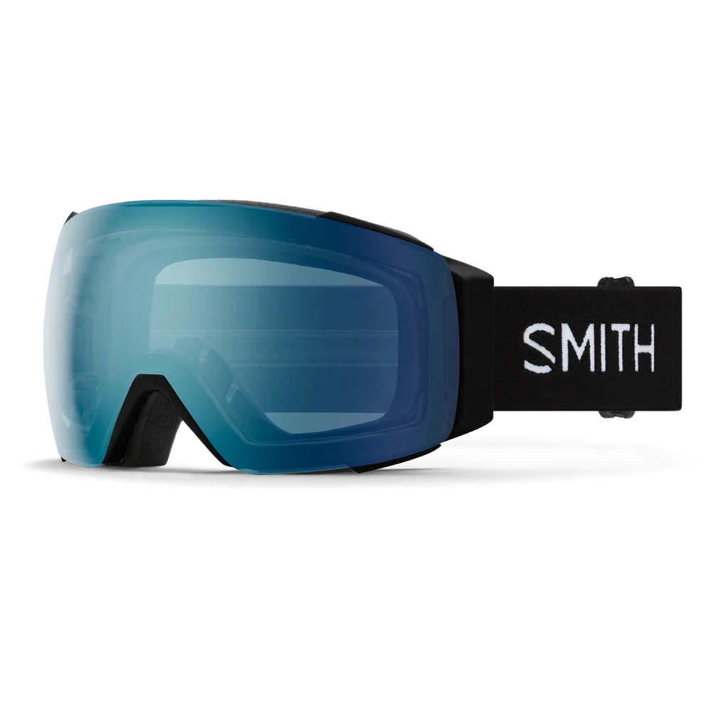 Front view of the Smith I/O MAG Goggles featuring a spherical Carbonic-x ChromaPop lens, integrated magnetic MAG retention levers, triple-layer DriWix face foam, and a silicone-backed QuickFit strap.