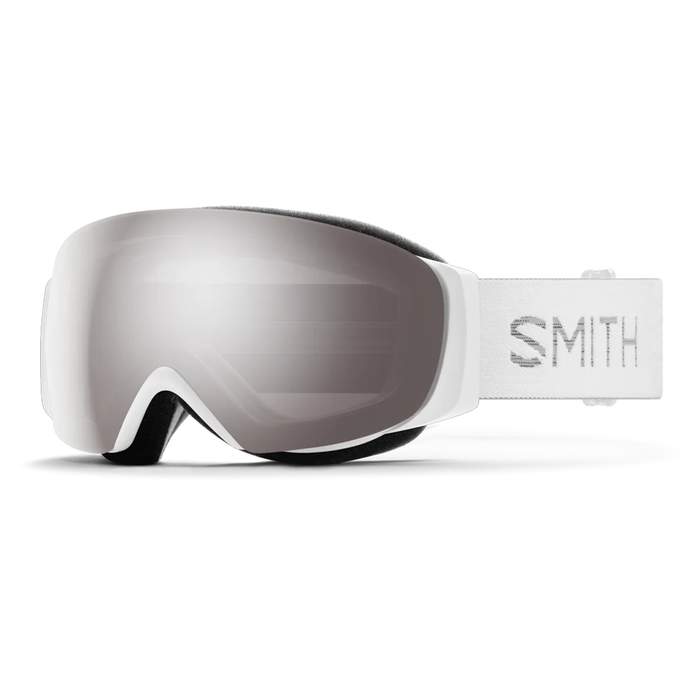 Front view of the Smith I/O MAG S Low Bridge Fit Goggles featuring a compact low-bridge frame, modified nose pocket foam contours, spherical Carbonic-x ChromaPop lens, integrated magnetic MAG retention levers, and a silicone-backed QuickFit strap.
